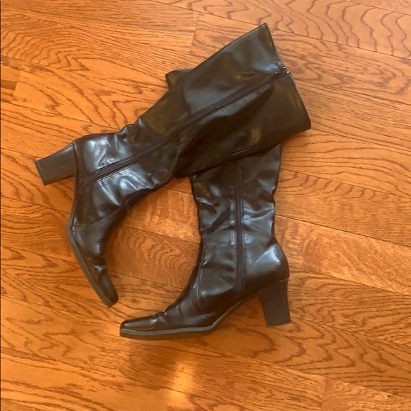 Predictions Shoes - Women’s black boots
